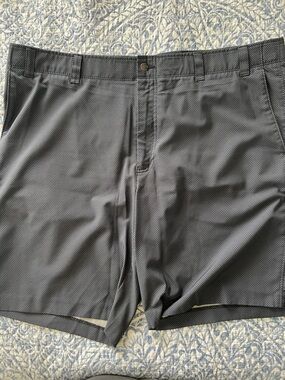 Men's Gray Textured Performance Shorts